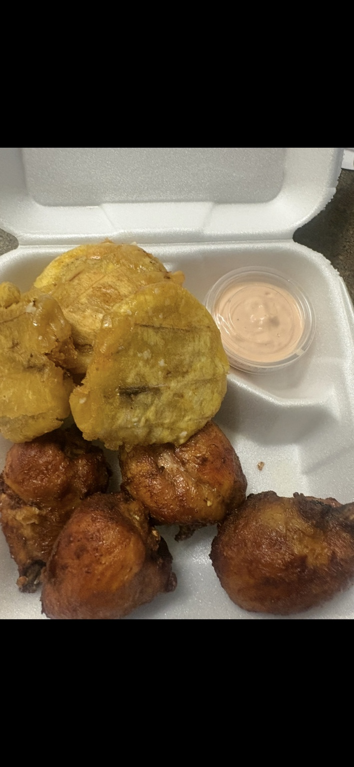 Chicharrones y tostones